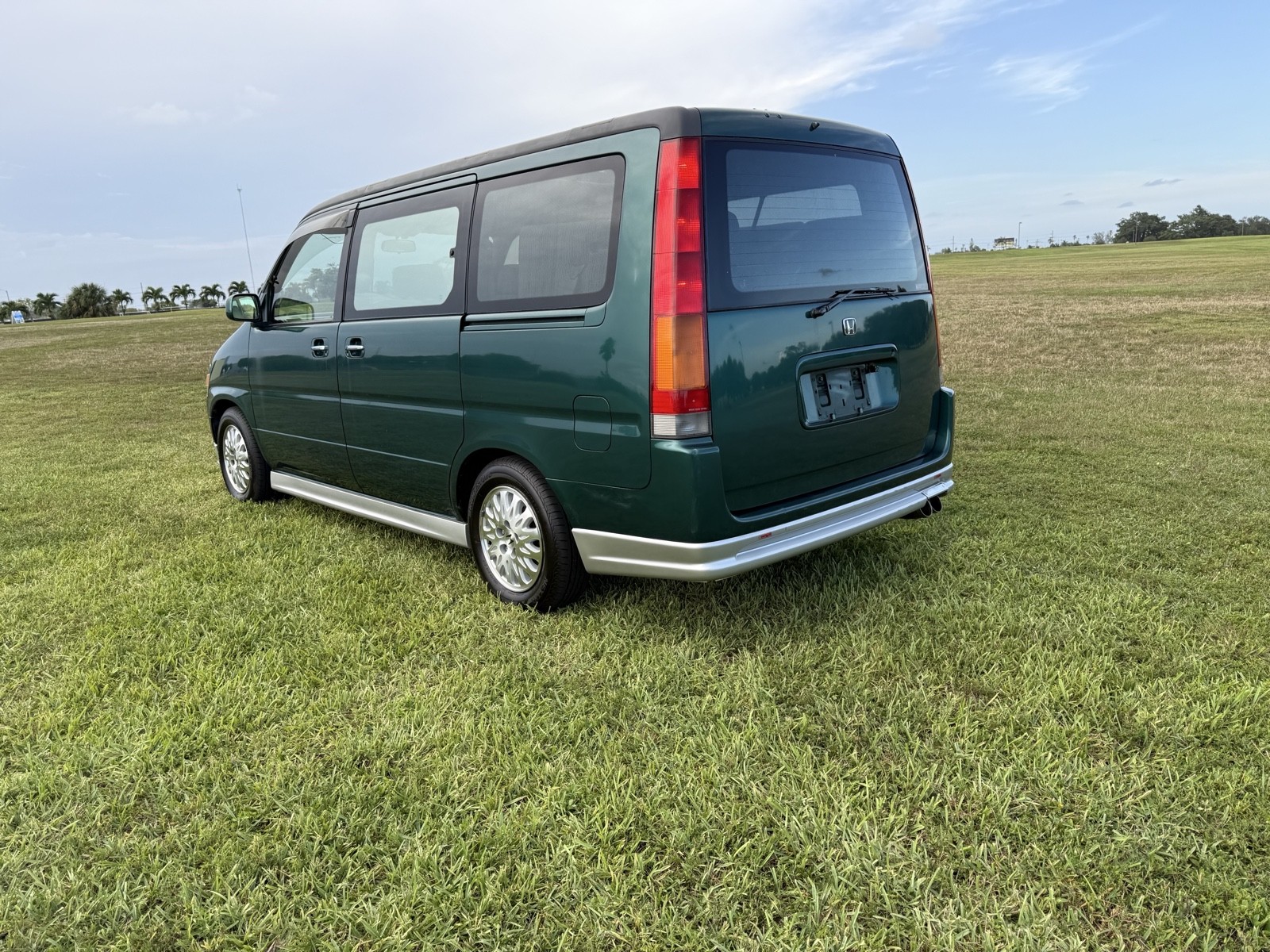 Honda-Stepwgn-4WD-1996-SUV-4