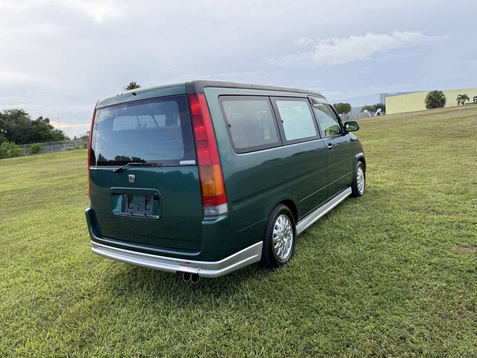 Honda-Stepwgn-4WD-1996-SUV-5