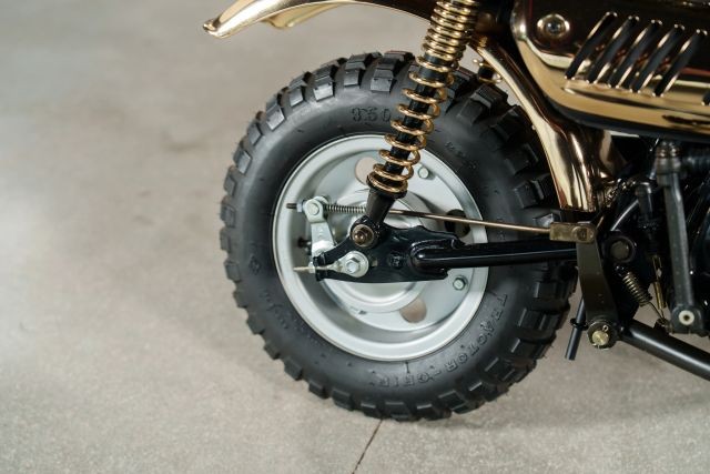 Honda-Z50J-Monkey-Gold-1996-11