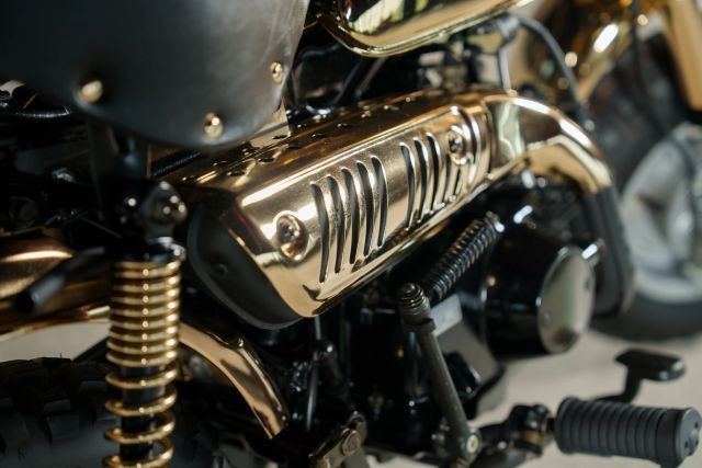 Honda-Z50J-Monkey-Gold-1996-12