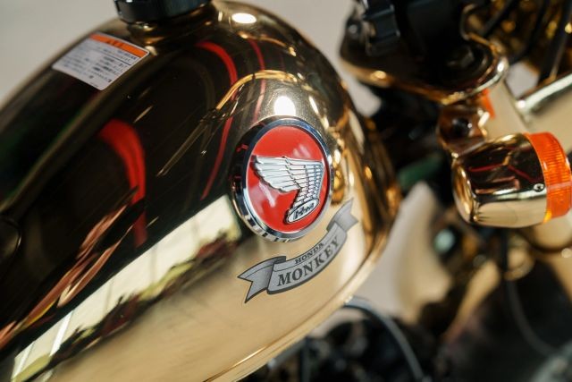 Honda-Z50J-Monkey-Gold-1996-34