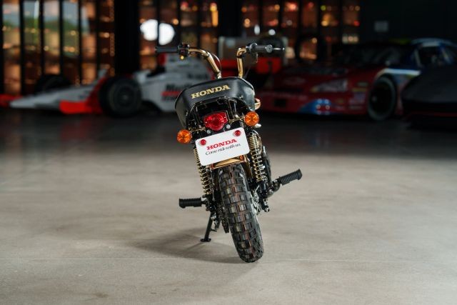 Honda-Z50J-Monkey-Gold-1996-5