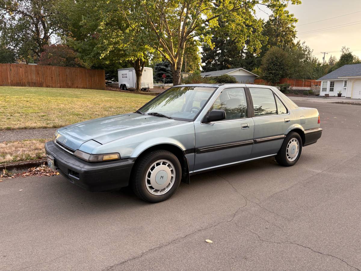 Honda-accord-1989-12