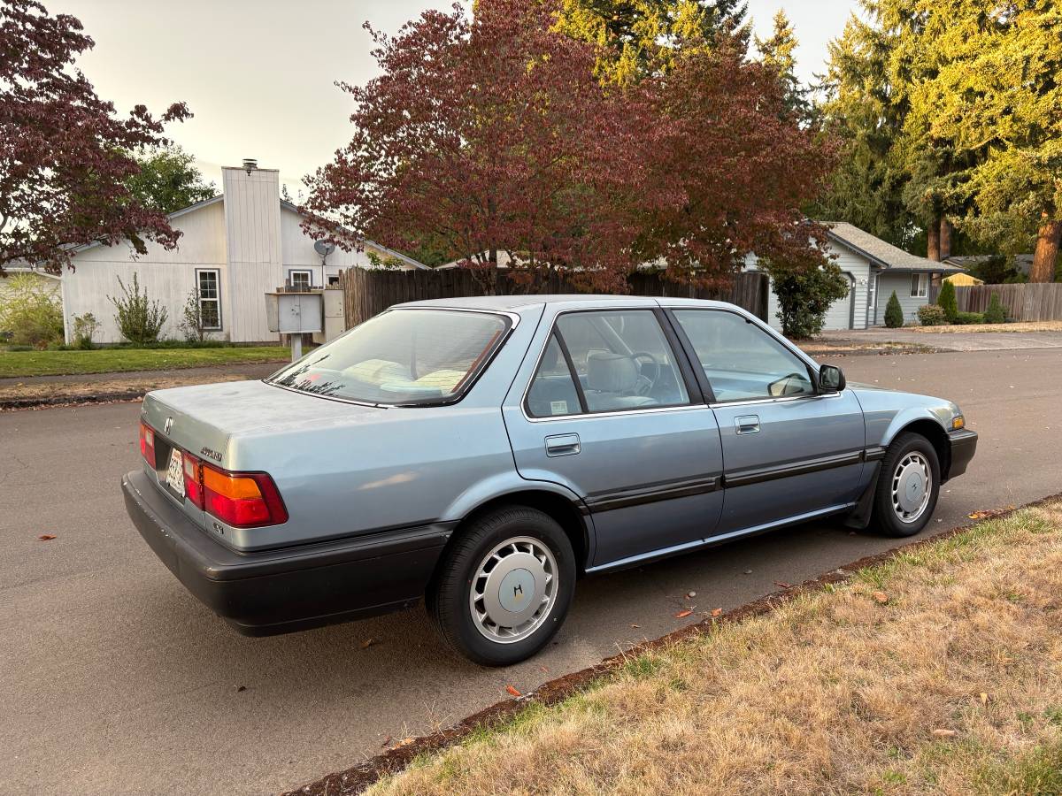 Honda-accord-1989-5
