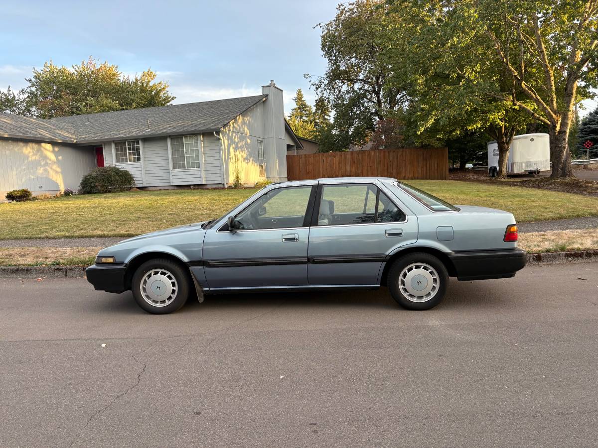 Honda-accord-1989-9