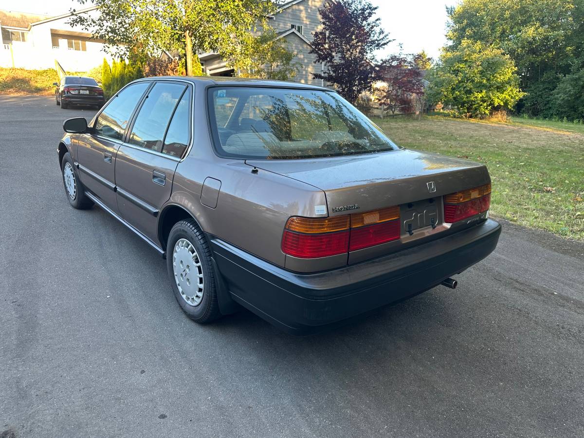 Honda-accord-1990-4