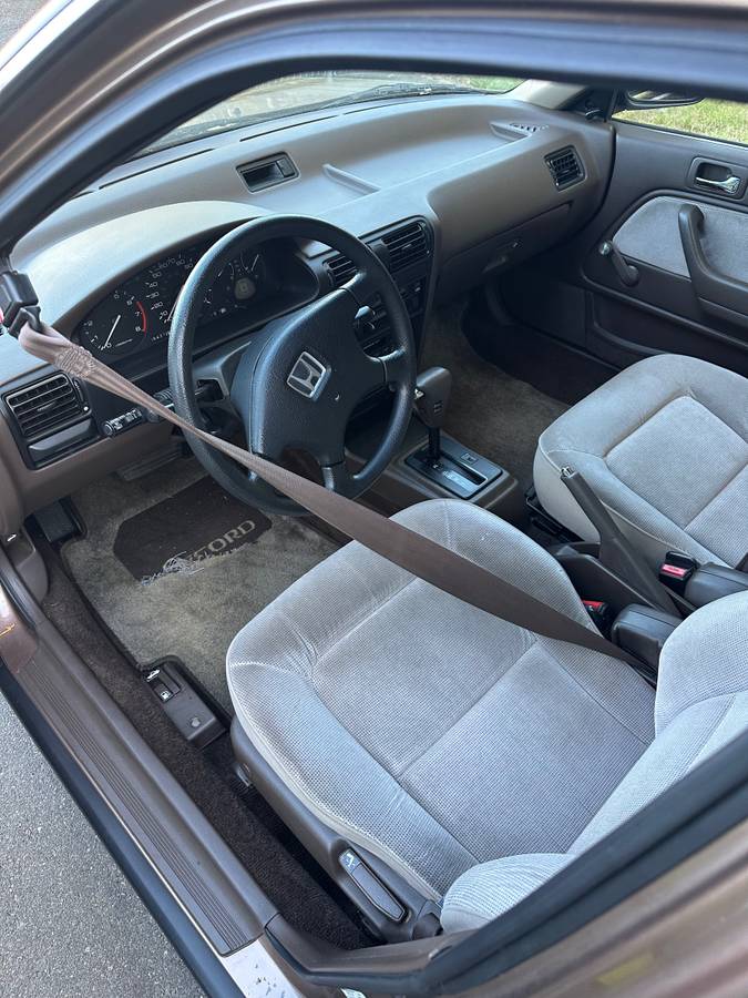 Honda-accord-1990-6