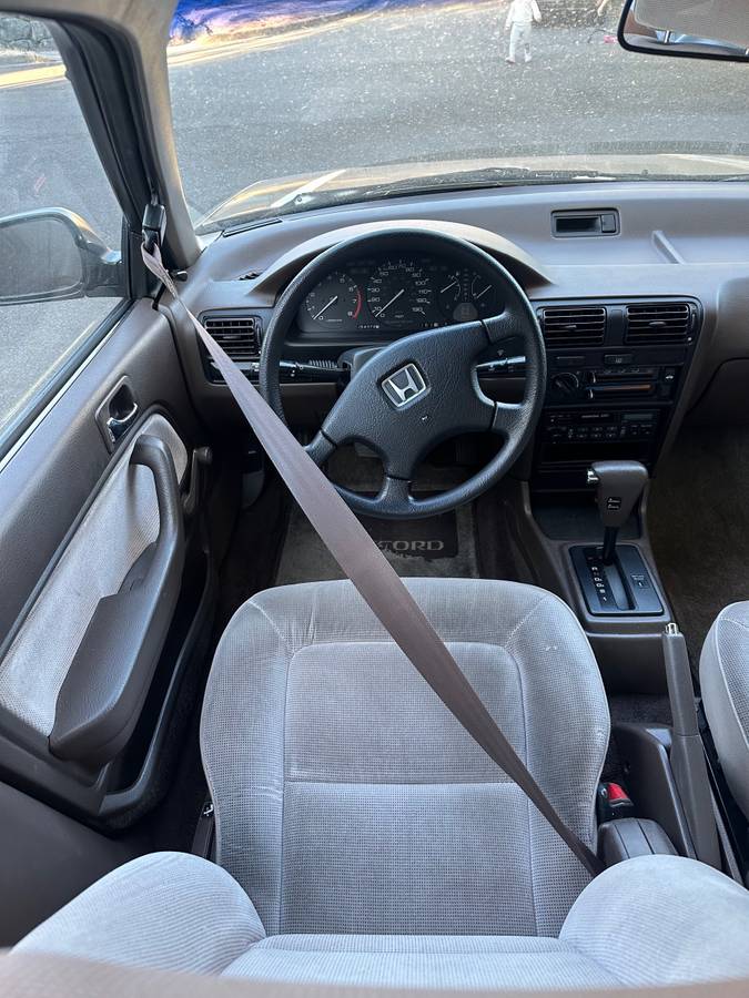 Honda-accord-1990-8