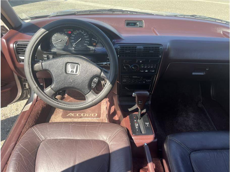 Honda-accord-1991-13