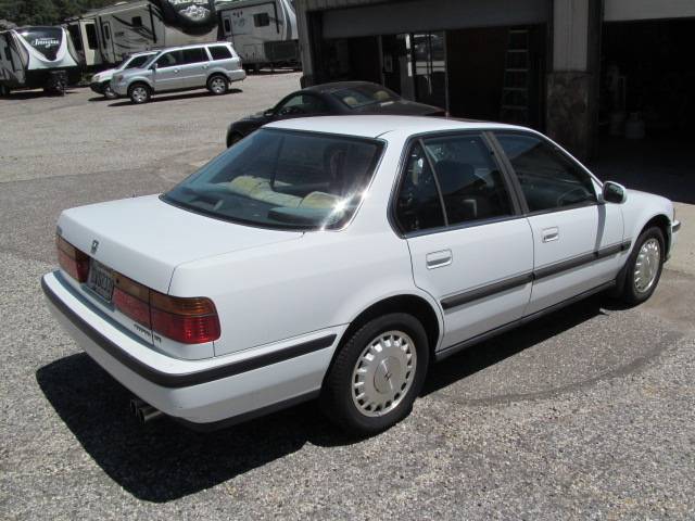 Honda-accord-1991-13