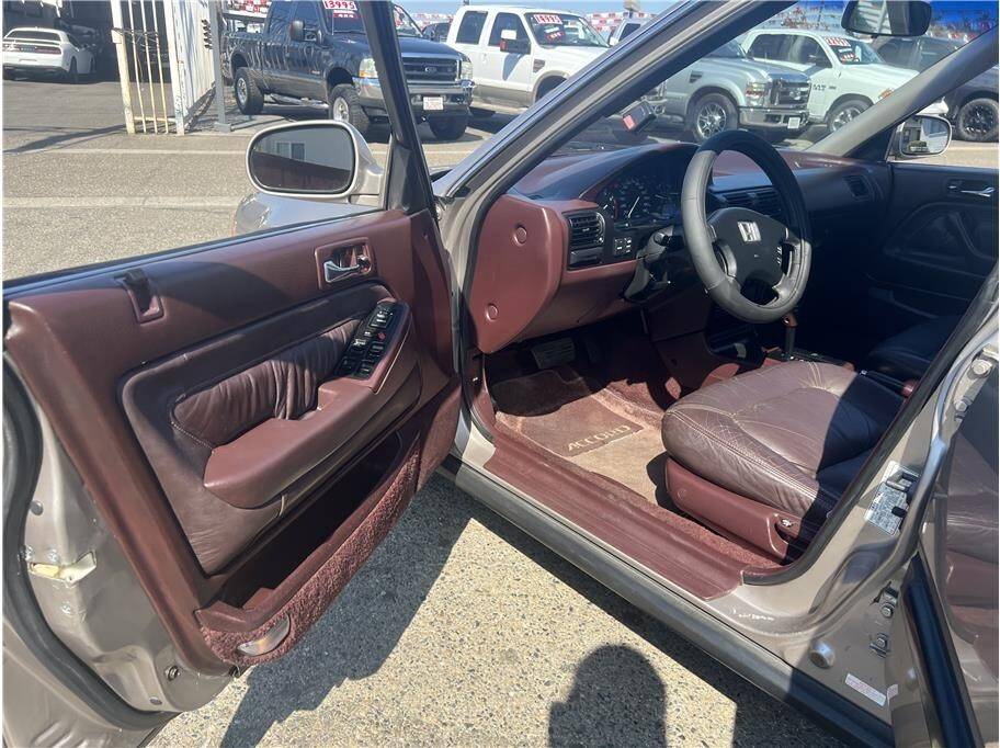 Honda-accord-1991-14