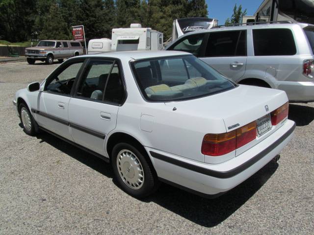 Honda-accord-1991-14