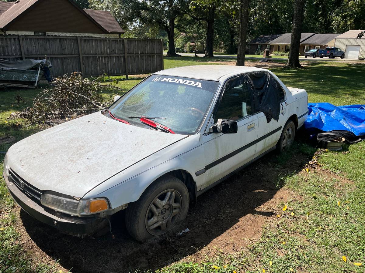 Honda-accord-1991-white-3