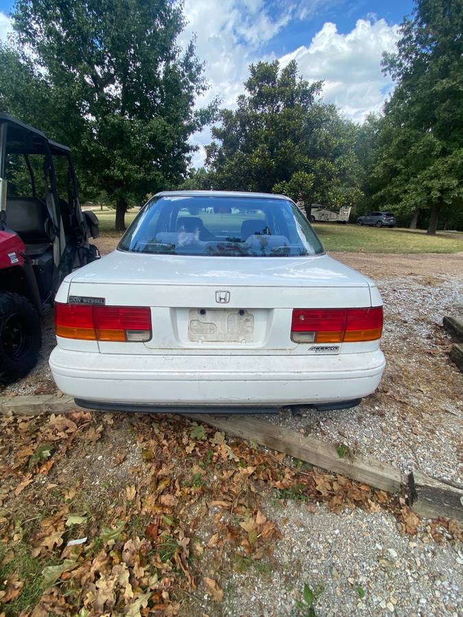 Honda-accord-1993-1