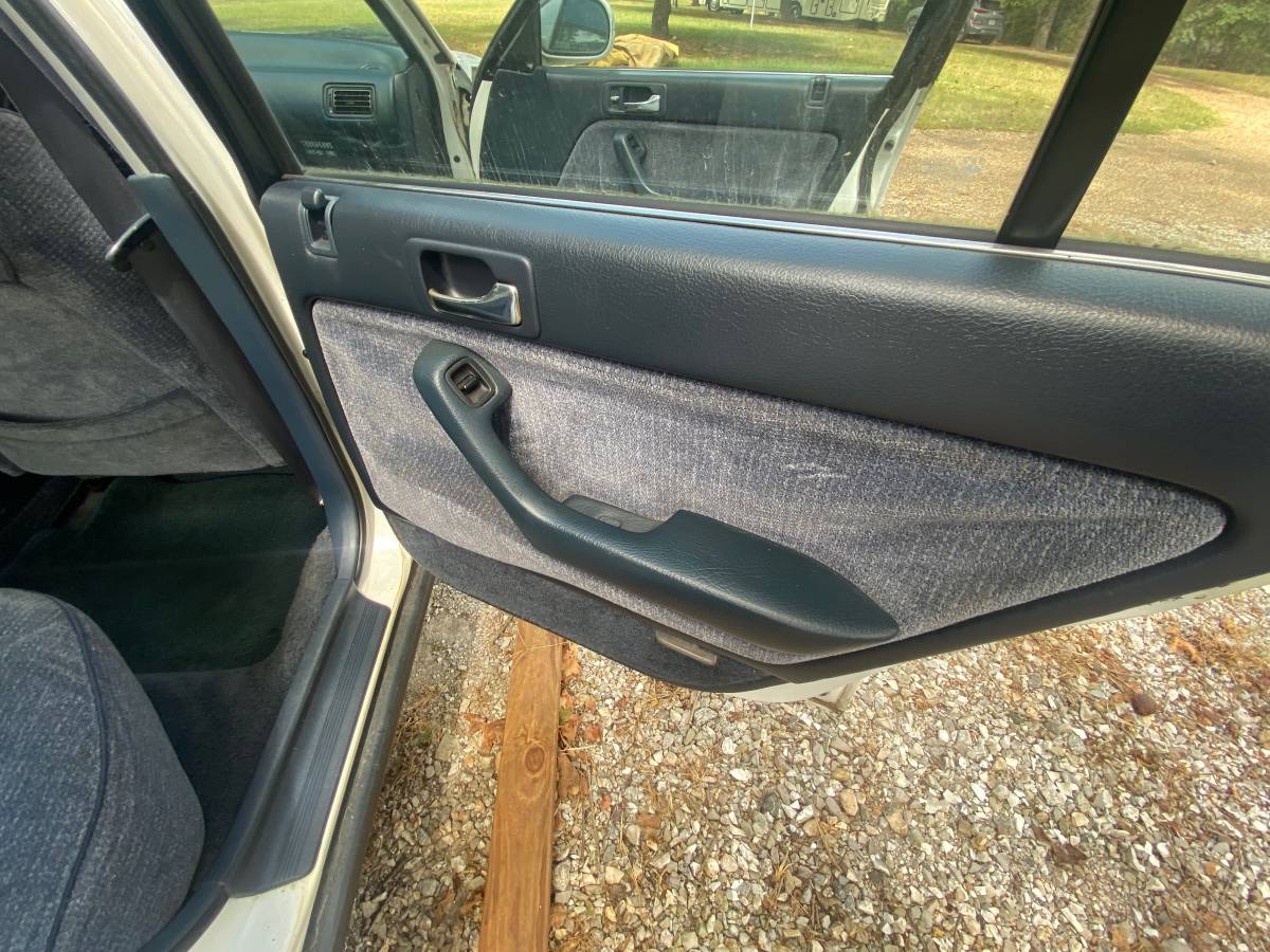 Honda-accord-1993-13