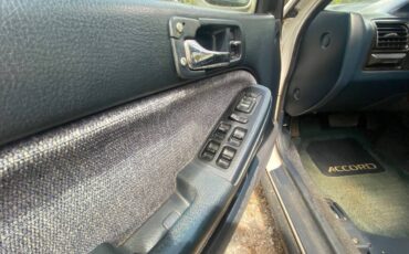 Honda-accord-1993-9