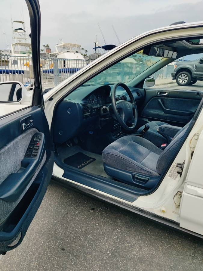 Honda-accord-1993-white-11