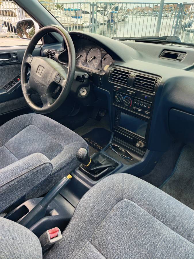 Honda-accord-1993-white-2
