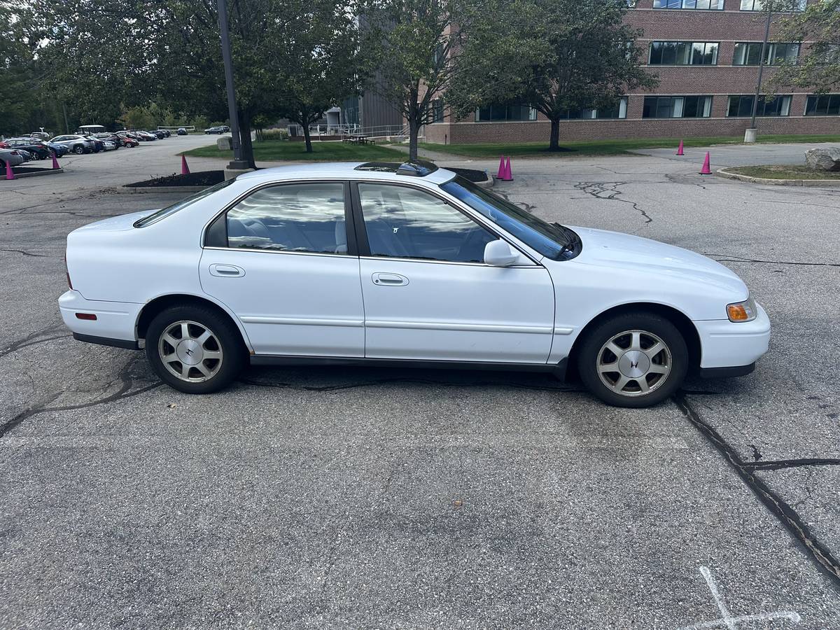 Honda-accord-ex-1995-white-1