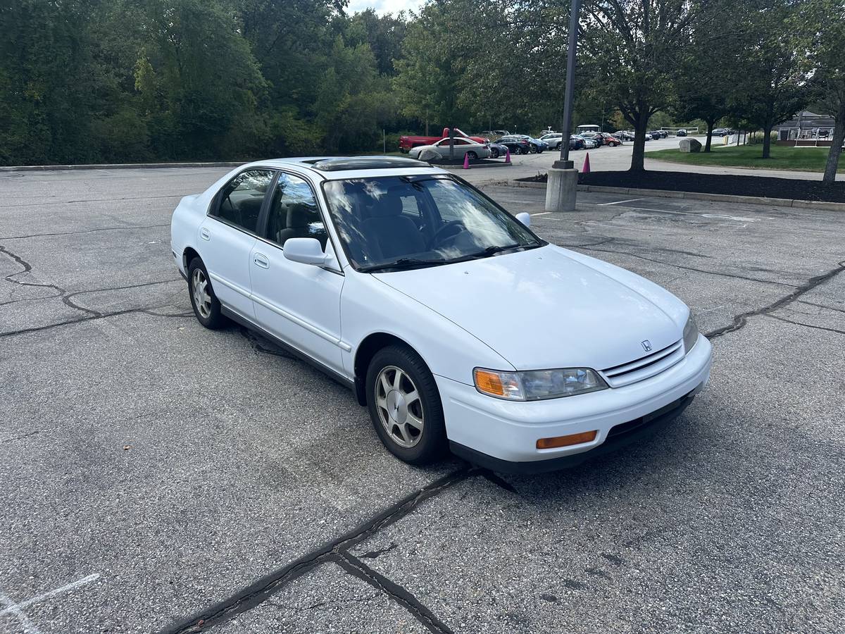 Honda-accord-ex-1995-white-2