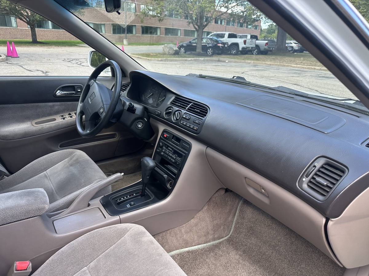 Honda-accord-ex-1995-white-8