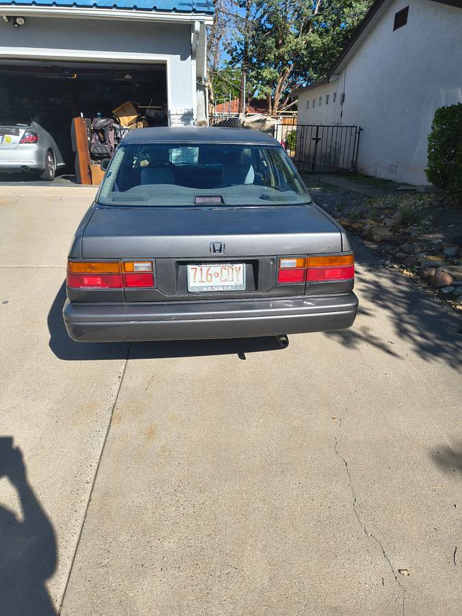 Honda-accord-lx-1986-grey-2