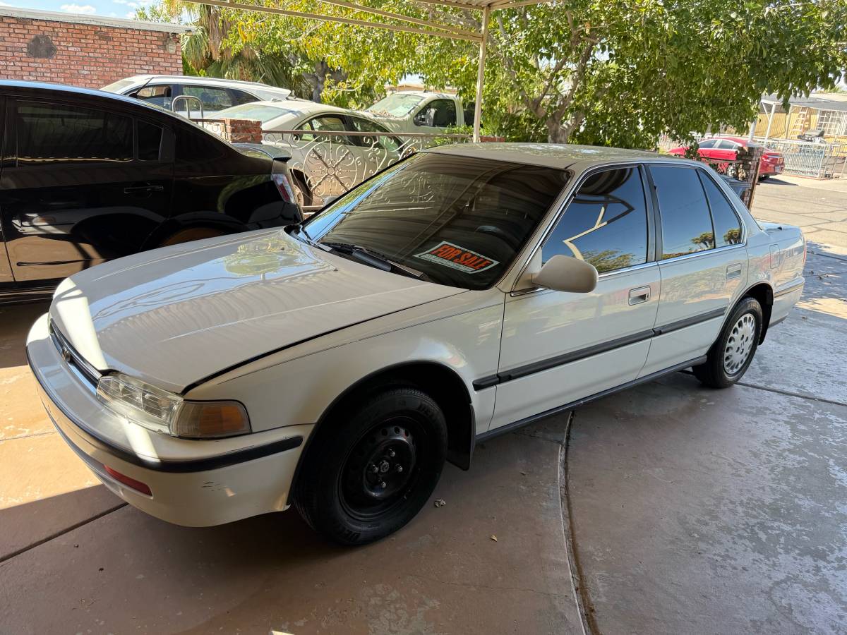 Honda-accord-lx-1993-white-1