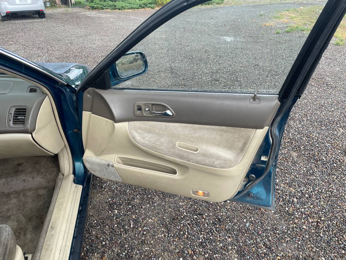 Honda-accord-lx-1995-green-10