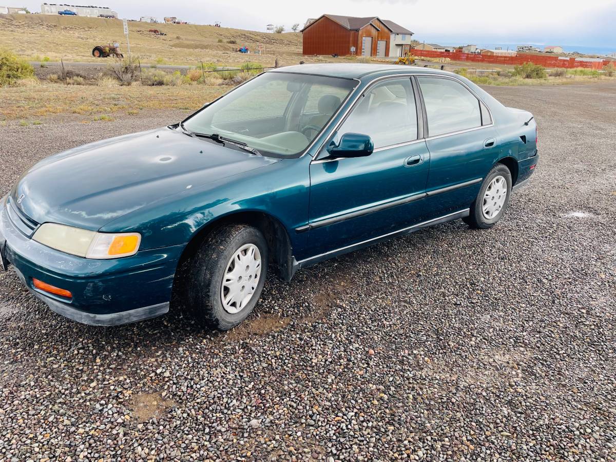 Honda-accord-lx-1995-green-12