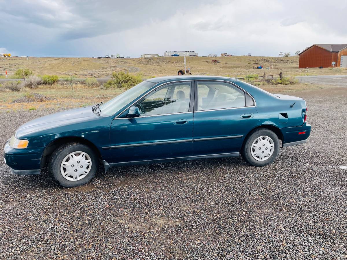 Honda-accord-lx-1995-green-3