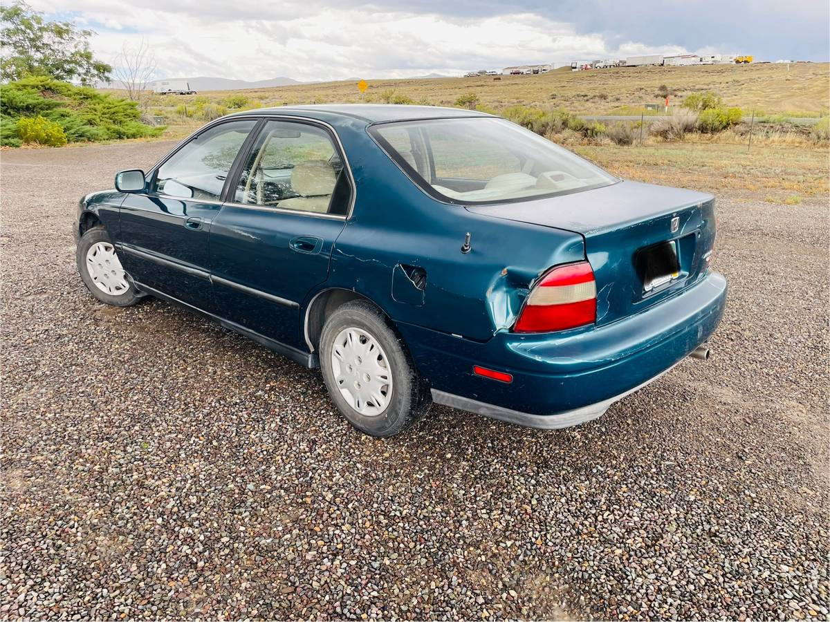 Honda-accord-lx-1995-green-4