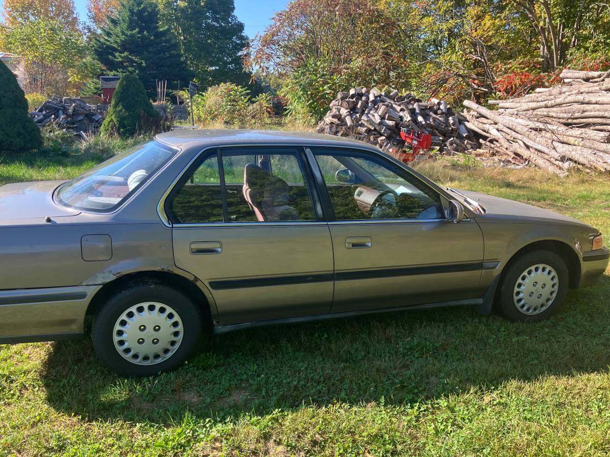 Honda-accordlx-1992-brown-1