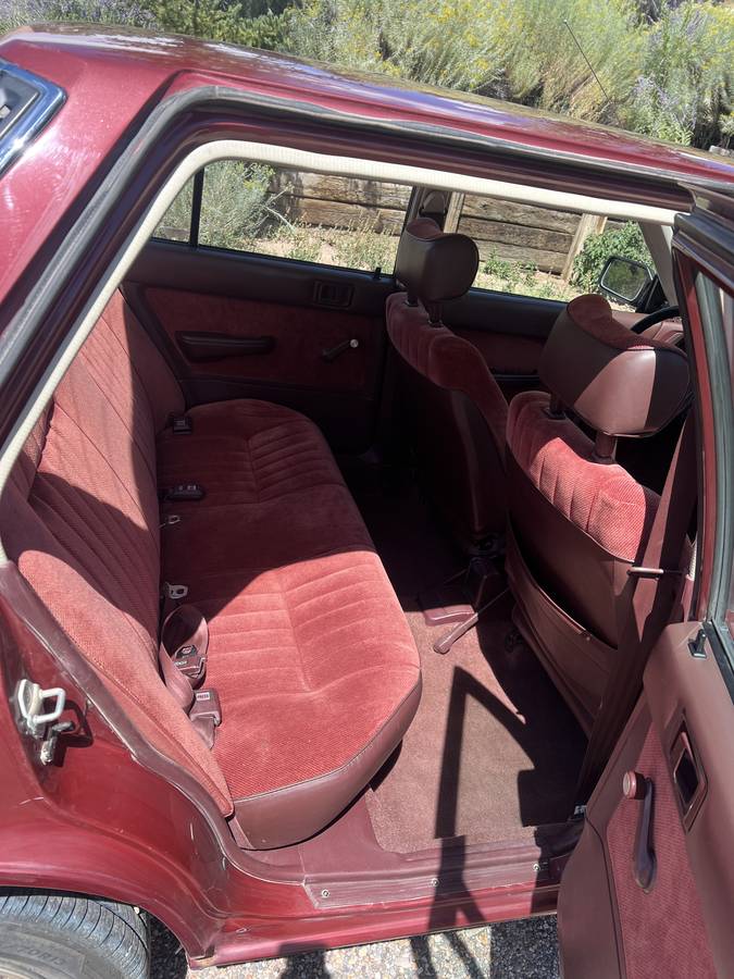 Honda-civic-sedan-1987-red-4