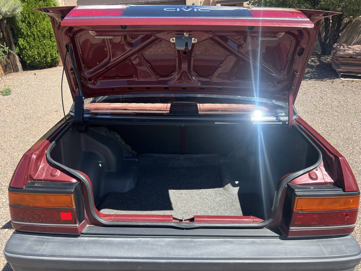 Honda-civic-sedan-1987-red-8