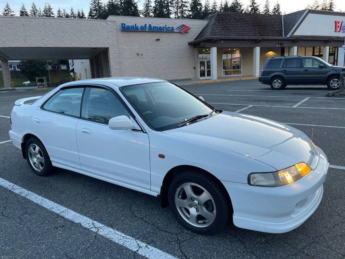 Honda-integra-1995-white-2