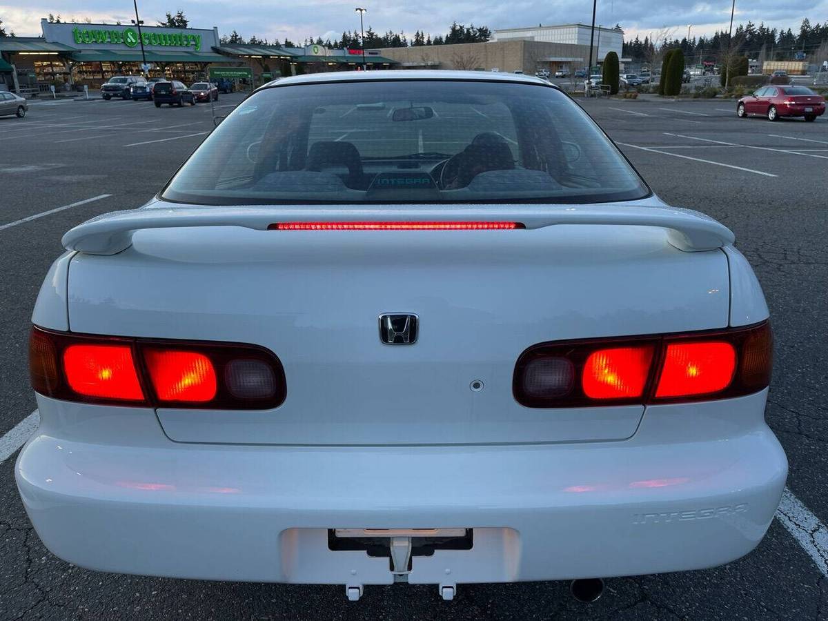 Honda-integra-1995-white-5
