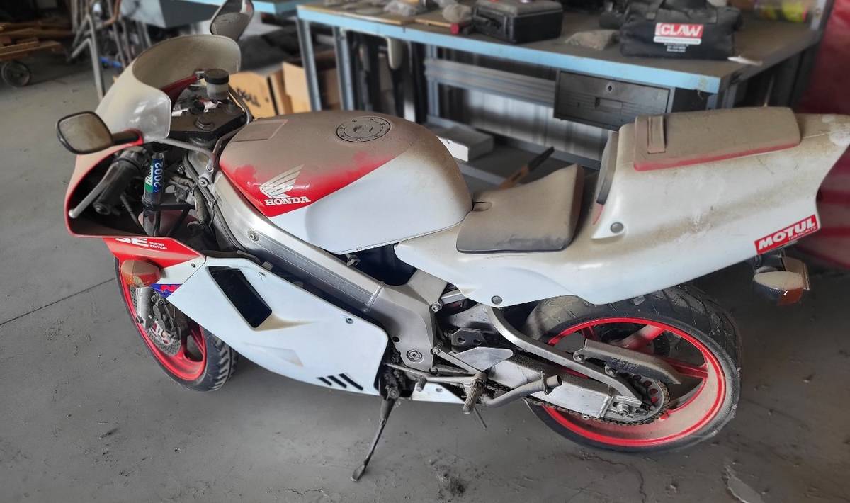 Honda-motorcycle-1992-1