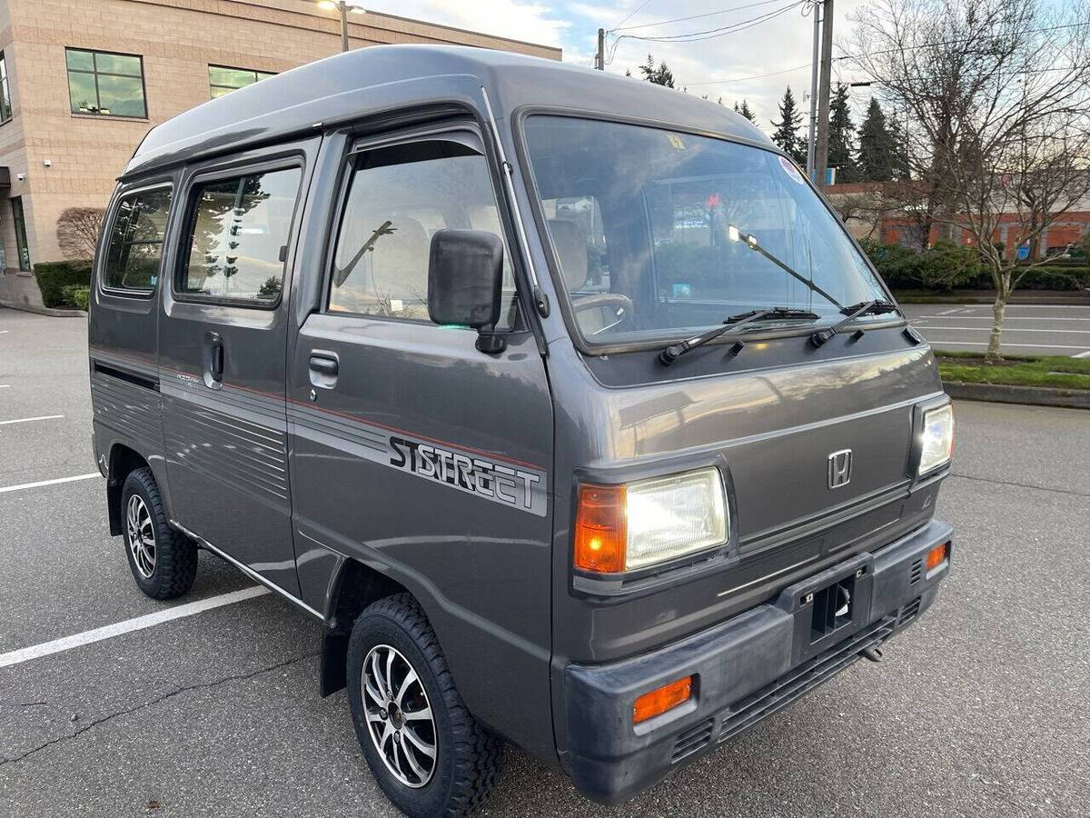 Honda-street-1987-grey-1