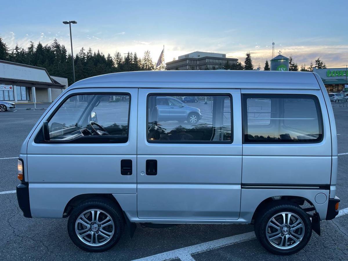 Honda-street-1995-silver-1