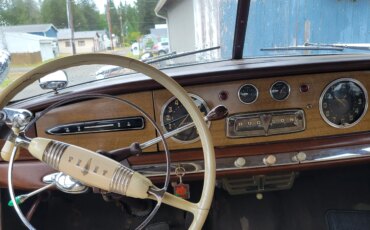 Hudson-Commodore-1949-Black-Beige-9