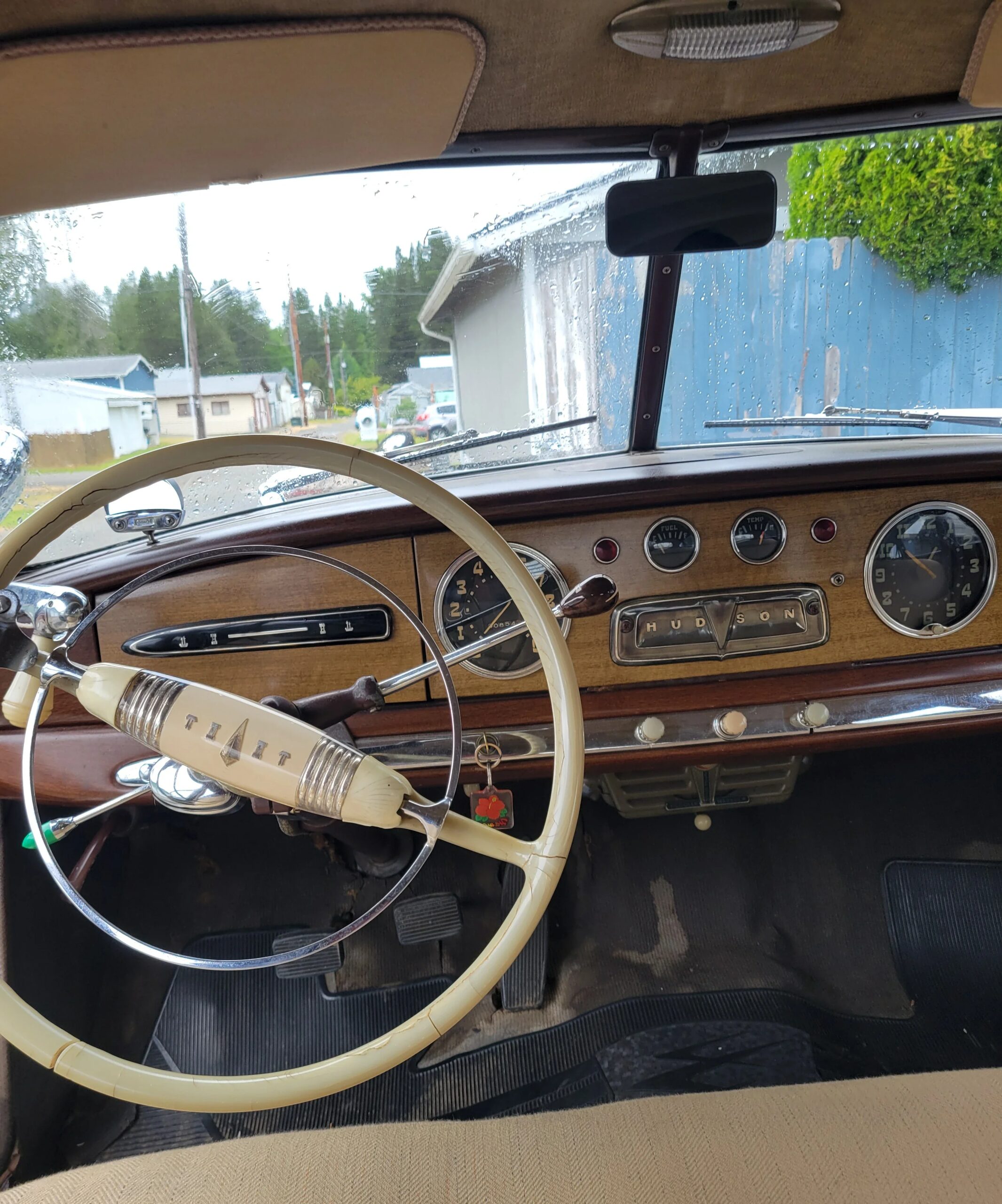 Hudson-Commodore-1949-Black-Beige-9