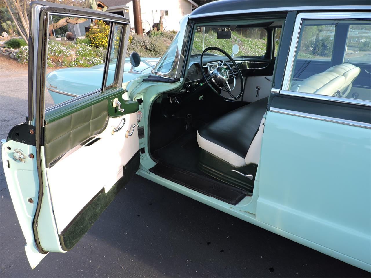 Hudson-Hornet-custom-1955-blue-white-1