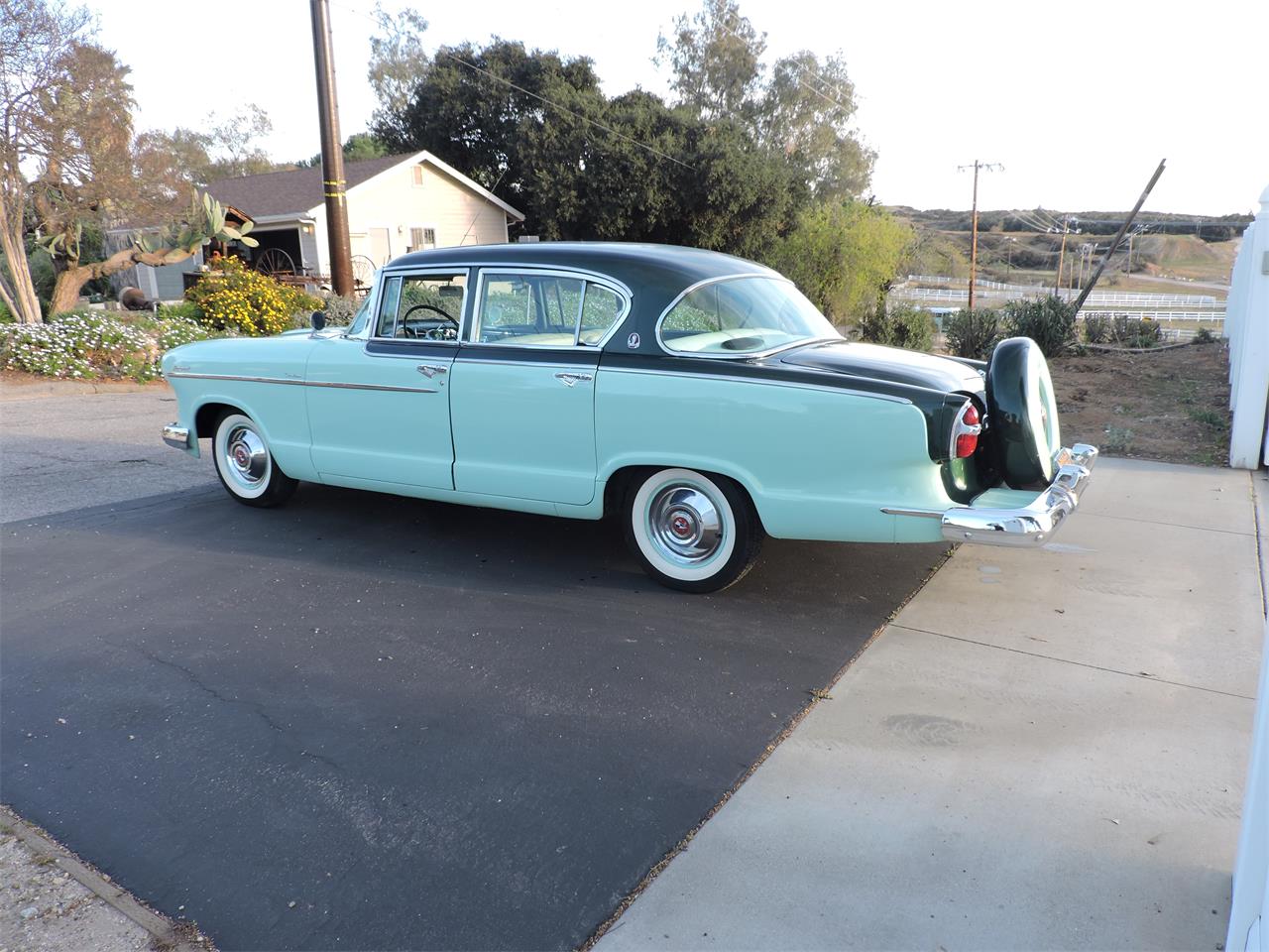 Hudson-Hornet-custom-1955-blue-white-12