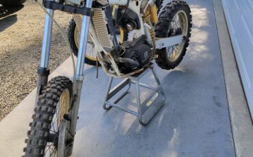 Husqvarna-1982-white-3