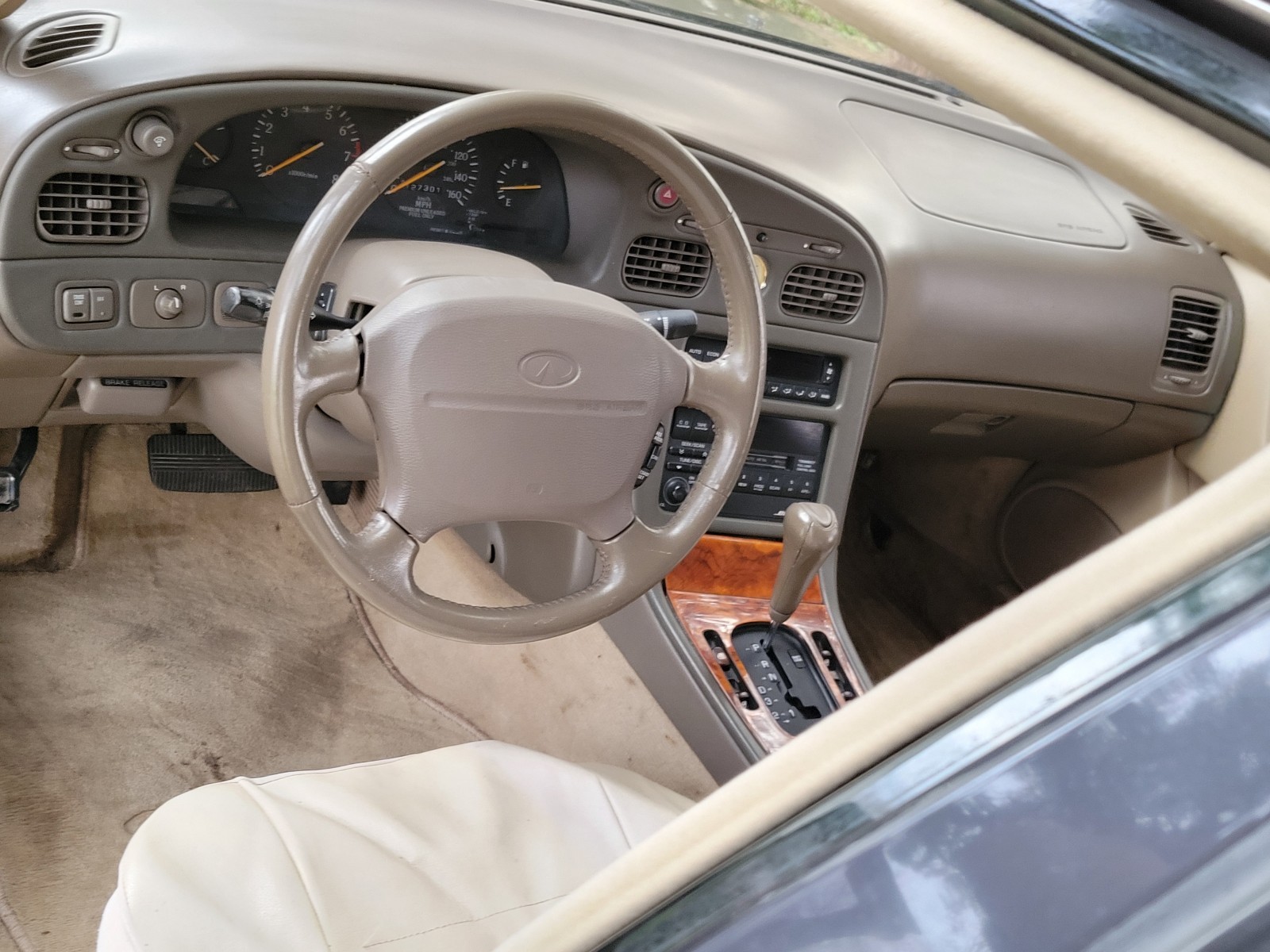 Infiniti-Q45-1996-12