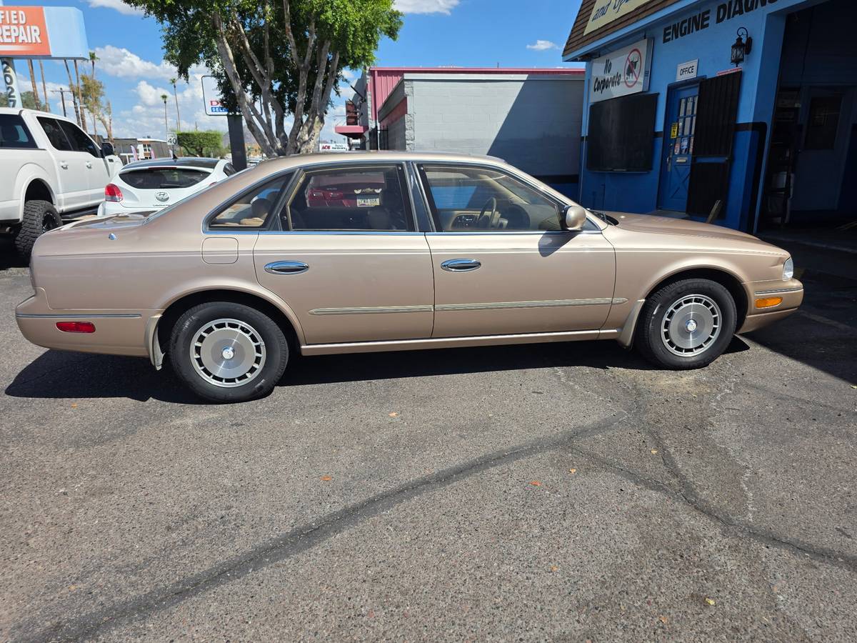 Infiniti-q45-1994-custom-1