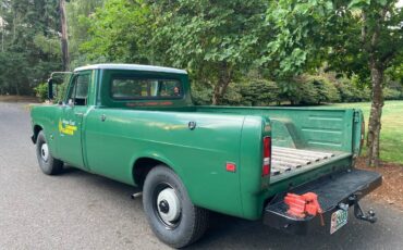 International-1210-camper-special-1973-green-1