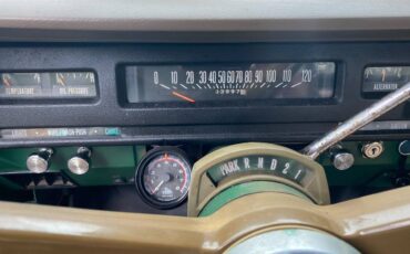 International-1210-camper-special-1973-green-16