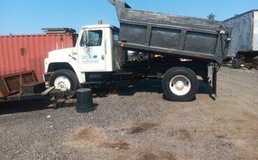International-4300-diesel-1980-white-1