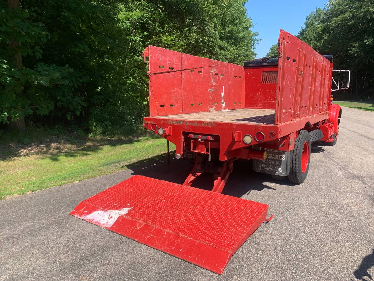 International-4600-diesel-1990-red-1